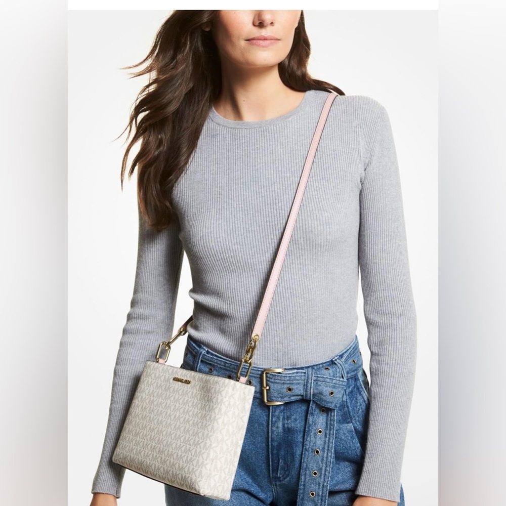 EUC Michael Kors crossbody - Picture 2 of 3